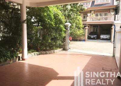 For RENT : Townhouse Phromphong / 3 Bedroom / 3 Bathrooms / 501 sqm / 150000 THB [6246552]