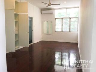 For RENT : House Ekkamai / 4 Bedroom / 3 Bathrooms / 601 sqm / 150000 THB [6298853]