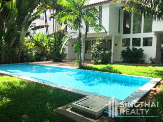 For RENT : House Ekkamai / 4 Bedroom / 3 Bathrooms / 601 sqm / 150000 THB [6298853]