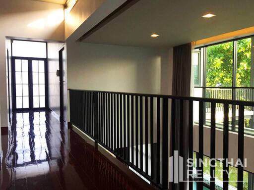 For RENT : House Ekkamai / 4 Bedroom / 4 Bathrooms / 561 sqm / 150000 THB [7537847]