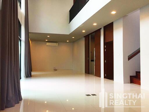 For RENT : House Ekkamai / 4 Bedroom / 4 Bathrooms / 561 sqm / 150000 THB [7537847]