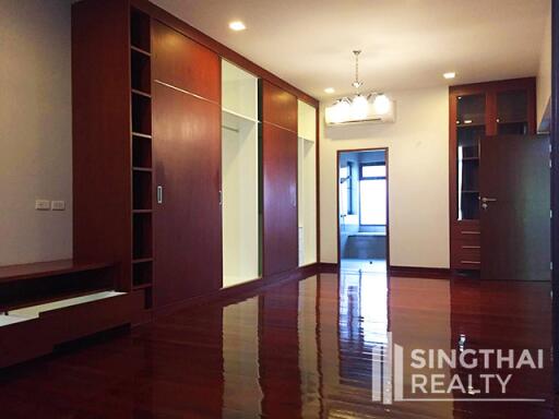 For RENT : House Ekkamai / 4 Bedroom / 4 Bathrooms / 561 sqm / 150000 THB [7537847]