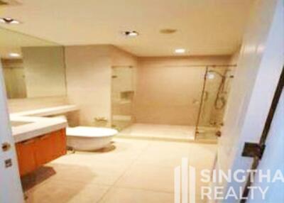 For RENT : Athenee Residence / 3 Bedroom / 3 Bathrooms / 224 sqm / 150000 THB [8529069]