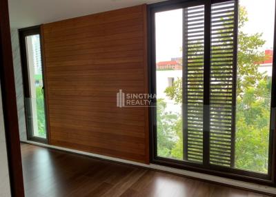 For RENT : Baan Lux - Sathon / 3 Bedroom / 3 Bathrooms / 340 sqm / 150000 THB [8944423]