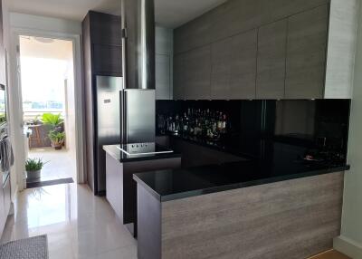 For RENT : Royce Private Residences / 3 Bedroom / 3 Bathrooms / 178 sqm / 150000 THB [9569167]