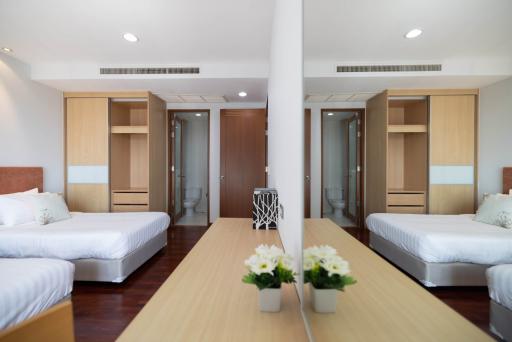 For RENT : The Residence Sukhumvit 24 / 4 Bedroom / 5 Bathrooms / 320 sqm / 150000 THB [9712018]