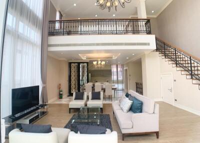 For RENT : Townhouse Thonglor / 3 Bedroom / 4 Bathrooms / 380 sqm / 150000 THB [10081504]