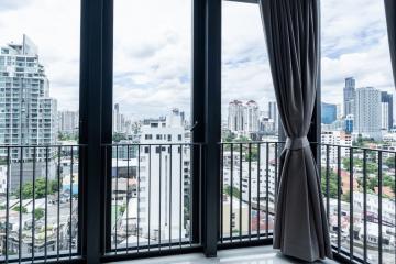 For RENT : BEATNIQ Sukhumvit 32 / 2 Bedroom / 2 Bathrooms / 107 sqm / 140000 THB [10303296]