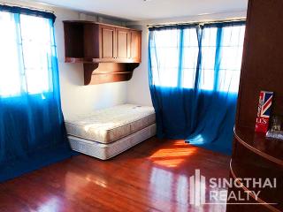 For RENT : Office Thonglor / 2 Bedroom / 2 Bathrooms / 222 sqm / 155000 THB [7599067]