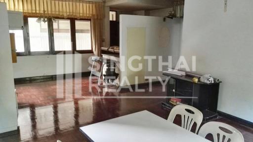 For RENT : House Thonglor / 3 Bedroom / 3 Bathrooms / 301 sqm / 160000 THB [3865640]