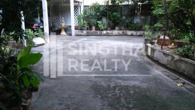 For RENT : House Thonglor / 3 Bedroom / 3 Bathrooms / 301 sqm / 160000 THB [3865640]