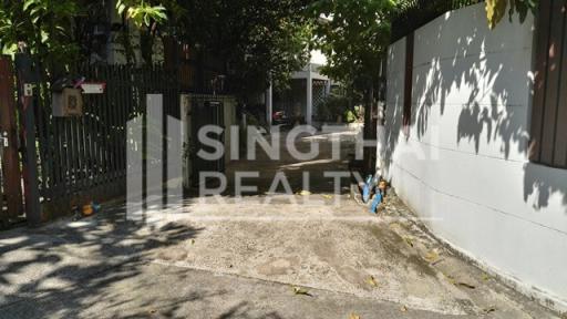 For RENT : House Thonglor / 3 Bedroom / 3 Bathrooms / 301 sqm / 160000 THB [3865640]