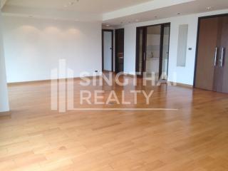 For RENT : Belgravia Residences / 4 Bedroom / 4 Bathrooms / 296 sqm / 160000 THB [4081931]