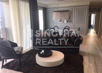 For RENT : The Emporio Place / 3 Bedroom / 4 Bathrooms / 171 sqm / 160000 THB [4210961]