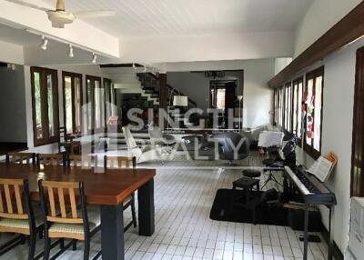 For RENT : House Phromphong / 3 Bedroom / 2 Bathrooms / 481 sqm / 160000 THB [4233716]