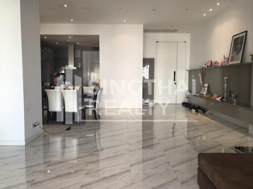 For RENT : Le Raffine Jambu Dvipa Sukhumvit 39 / 2 Bedroom / 2 Bathrooms / 280 sqm / 160000 THB [4470422]