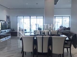 For RENT : Le Raffine Jambu Dvipa Sukhumvit 39 / 2 Bedroom / 2 Bathrooms / 280 sqm / 160000 THB [4470422]