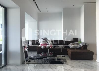 For RENT : Le Raffine Jambu Dvipa Sukhumvit 39 / 2 Bedroom / 2 Bathrooms / 280 sqm / 160000 THB [4470422]