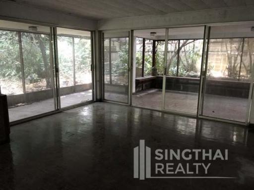 For RENT : House Thonglor / 3 Bedroom / 3 Bathrooms / 351 sqm / 160000 THB [5393720]