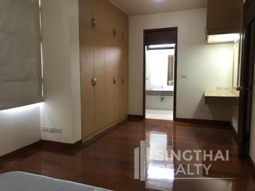 For RENT : House Nana / 4 Bedroom / 4 Bathrooms / 401 sqm / 160000 THB [5432129]