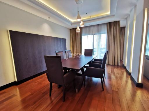 For RENT : Royal Residence Park / 4 Bedroom / 3 Bathrooms / 275 sqm / 160000 THB [9244421]