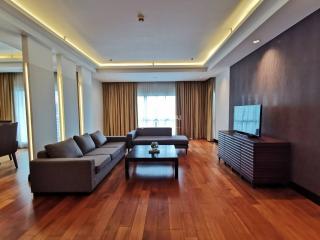 For RENT : Royal Residence Park / 4 Bedroom / 3 Bathrooms / 275 sqm / 160000 THB [9244421]