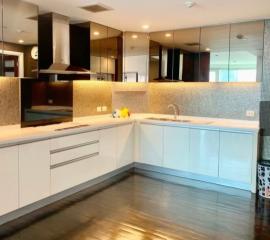 For RENT : Watermark Chaophraya / 4 Bedroom / 4 Bathrooms / 285 sqm / 160000 THB [9987143]