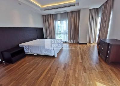 For RENT : Royal Residence Park / 4 Bedroom / 3 Bathrooms / 275 sqm / 160000 THB [9989772]