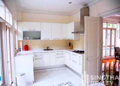 For RENT : House Phromphong / 4 Bedroom / 6 Bathrooms / 351 sqm / 165000 THB [7939447]