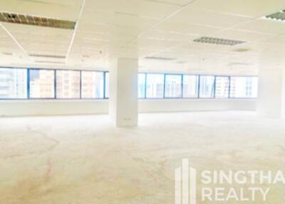 For RENT : Office Asoke / 2 Bedroom / 2 Bathrooms / 284 sqm / 169932 THB [7309056]