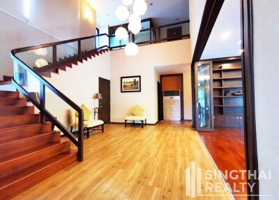 For RENT : House Phrakanong / 3 Bedroom / 5 Bathrooms / 701 sqm / 170000 THB [7223449]