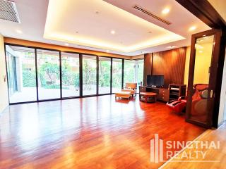 For RENT : House Phrakanong / 3 Bedroom / 5 Bathrooms / 701 sqm / 170000 THB [7223449]