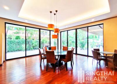 For RENT : House Phrakanong / 3 Bedroom / 5 Bathrooms / 701 sqm / 170000 THB [7223449]