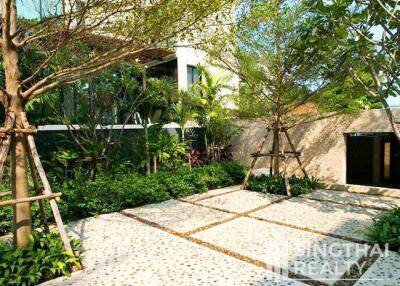 For RENT : House Ekkamai / 4 Bedroom / 5 Bathrooms / 381 sqm / 170000 THB [7985104]