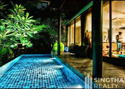 For RENT : House Ekkamai / 4 Bedroom / 5 Bathrooms / 381 sqm / 170000 THB [7985104]