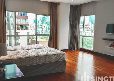 For RENT : Royal Residence Park / 4 Bedroom / 4 Bathrooms / 271 sqm / 170000 THB [8111399]