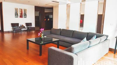 For RENT : Royal Residence Park / 4 Bedroom / 4 Bathrooms / 271 sqm / 170000 THB [8111399]