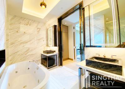 For RENT : The Residences At Mandarin Oriental / 2 Bedroom / 2 Bathrooms / 130 sqm / 170000 THB [8426226]