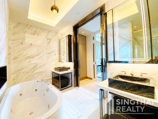 For RENT : The Residences At Mandarin Oriental / 2 Bedroom / 2 Bathrooms / 130 sqm / 170000 THB [8426226]