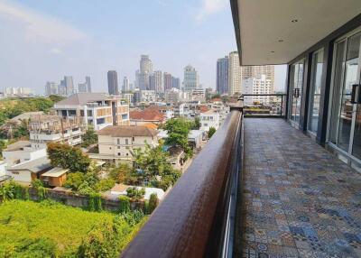 For RENT : Penthouse Condominium 3 / 3 Bedroom / 3 Bathrooms / 250 sqm / 170000 THB [9641107]