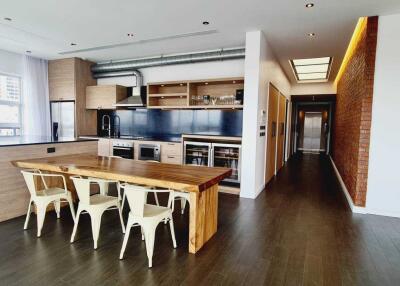 For RENT : Penthouse Condominium 3 / 3 Bedroom / 3 Bathrooms / 250 sqm / 170000 THB [9641107]