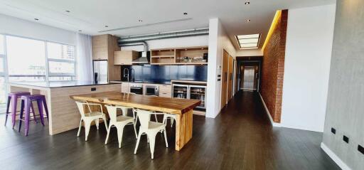 For RENT : Penthouse Condominium 3 / 3 Bedroom / 3 Bathrooms / 250 sqm / 170000 THB [9641107]