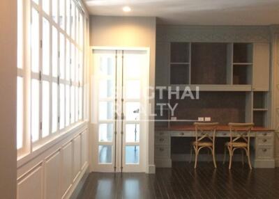 For RENT : Aguston Sukhumvit 22 / 4 Bedroom / 4 Bathrooms / 278 sqm / 180000 THB [3181109]