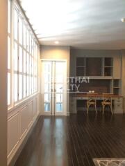 For RENT : Aguston Sukhumvit 22 / 4 Bedroom / 4 Bathrooms / 278 sqm / 180000 THB [3181109]