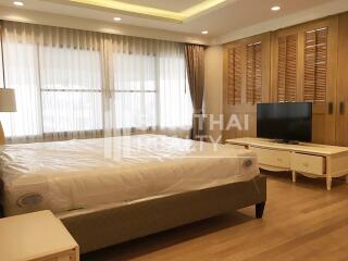 For RENT : Le Raffine Sukhumvit 24 / 4 Bedroom / 3 Bathrooms / 371 sqm / 160000 THB [3519452]