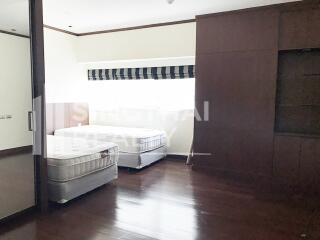 For RENT : Le Raffine Jambunuda Sukhumvit 31 / 3 Bedroom / 4 Bathrooms / 351 sqm / 180000 THB [4266230]