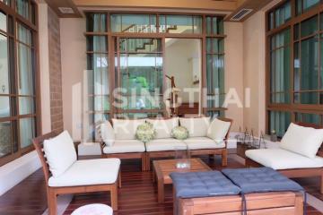 For RENT : House Phrakanong / 4 Bedroom / 5 Bathrooms / 361 sqm / 180000 THB [4502069]