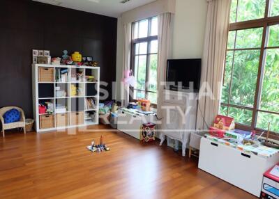 For RENT : House Phrakanong / 4 Bedroom / 5 Bathrooms / 361 sqm / 180000 THB [4502069]