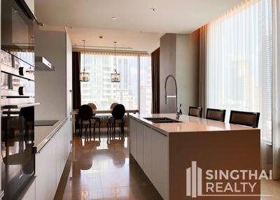 For RENT : Sindhorn Residence / 3 Bedroom / 3 Bathrooms / 191 sqm / 180000 THB [7961391]