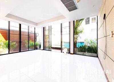 For RENT : House Phromphong / 4 Bedroom / 4 Bathrooms / 551 sqm / 180000 THB [8257237]